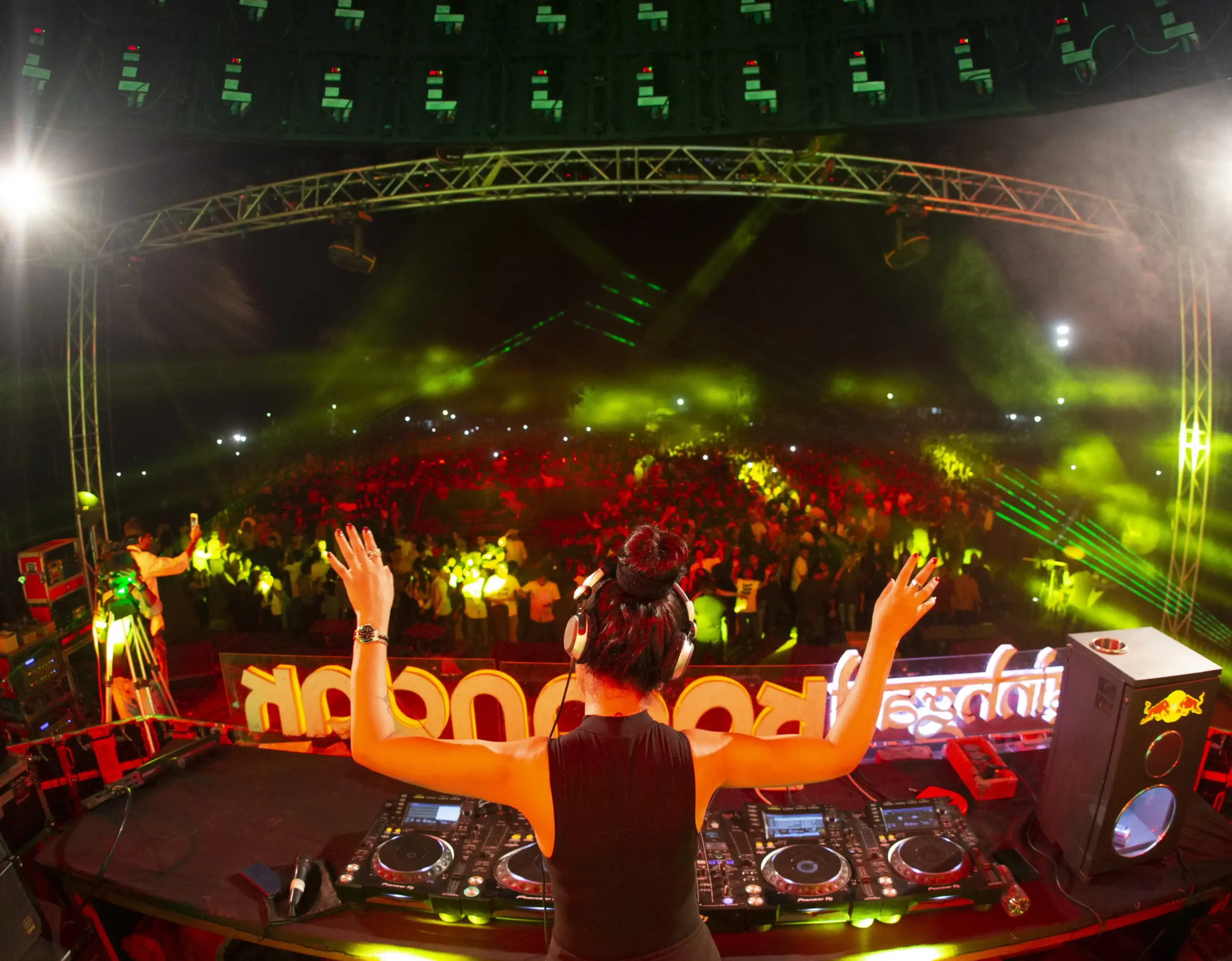 Dj shilpi sharma stage show