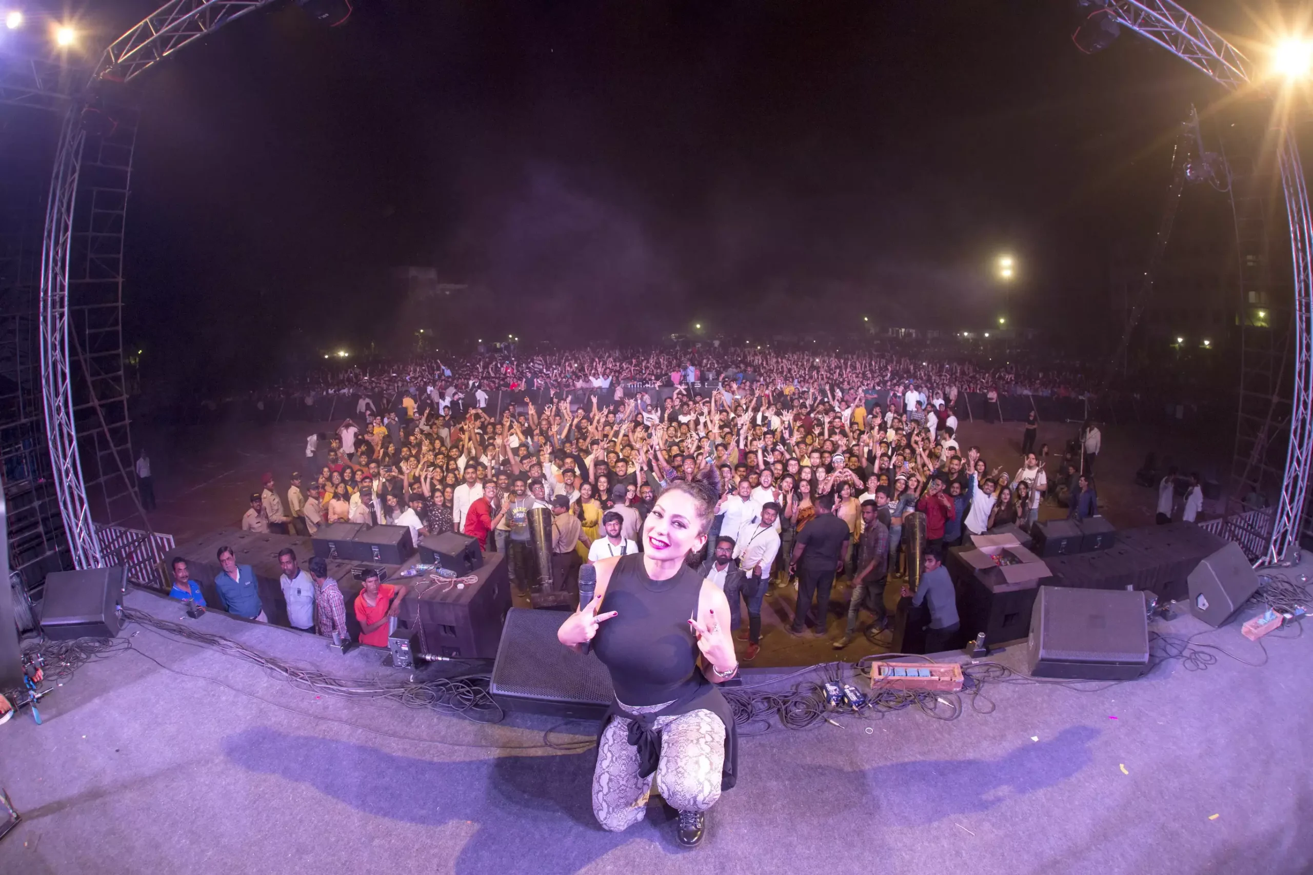 DJ Shilpi Sharma performing live