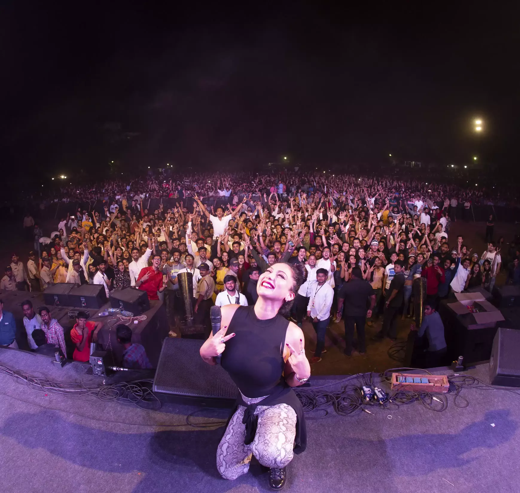 Dj Shilpi Sharma performing live